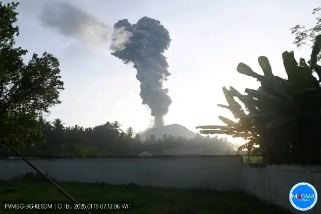 Naik level 'Awas', BNPB Siaga Letusan Gunung Ibu